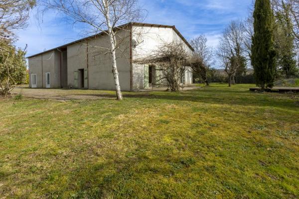 Plain-pied 230m² hab,5 chambres, garage et jardin - REF. VM425