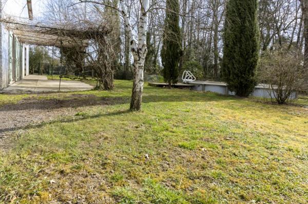 Plain-pied 230m² hab,5 chambres, garage et jardin - REF. VM425