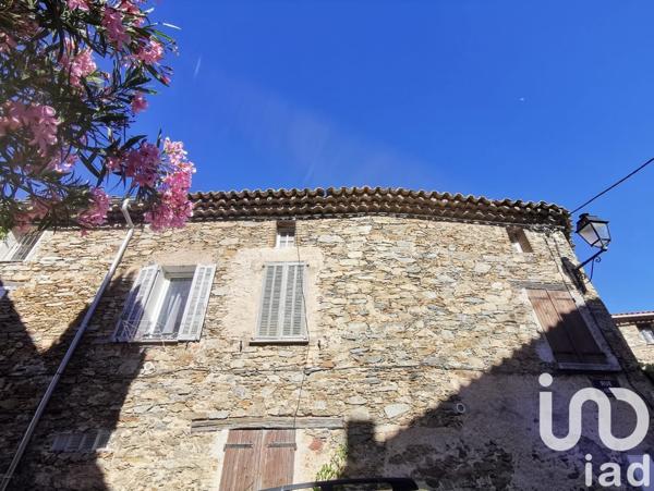 Maison de village 6 pièces de 124 m² à La Garde-Freinet (83680)