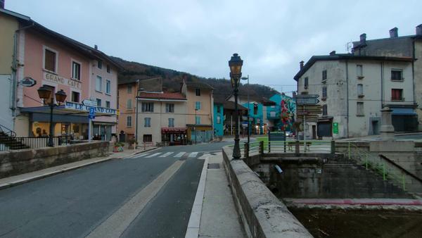 Fonds de commerce Tenay