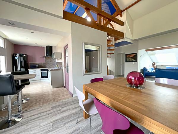 À vendre : Appartement spacieux de 4 pièces à COURCY !