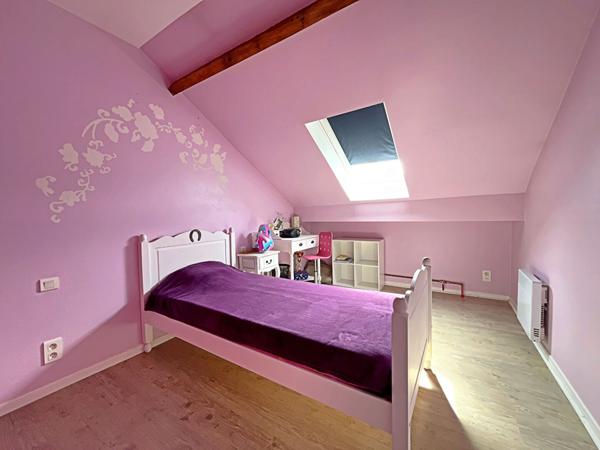 À vendre : Appartement spacieux de 4 pièces à COURCY !