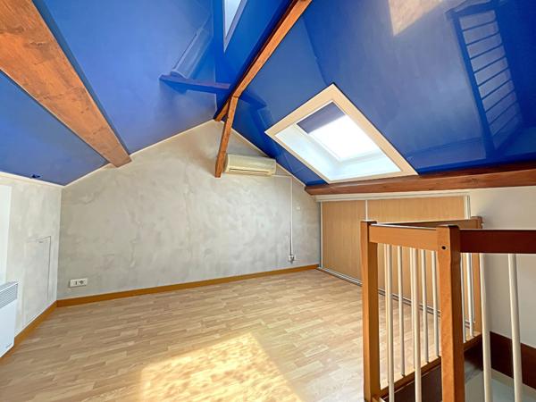 À vendre : Appartement spacieux de 4 pièces à COURCY !