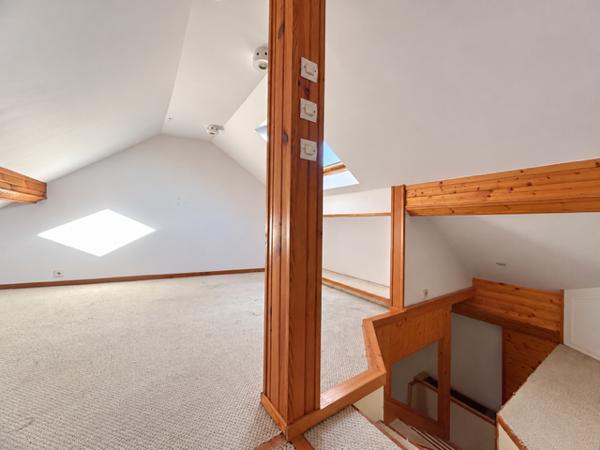 MARCOUSSIS - MAISON FAMILIALE INDIVIDUELLE - 155 M2 AU SOL - JARDIN AGRÉABLE - POTENTIEL DE 5 CHAMBRES