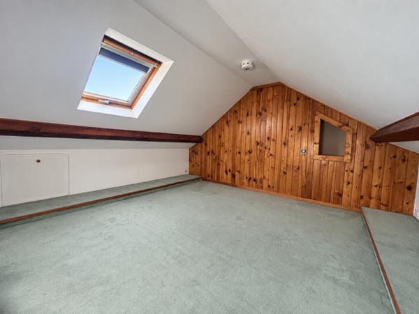 MARCOUSSIS - MAISON FAMILIALE INDIVIDUELLE - 155 M2 AU SOL - JARDIN AGRÉABLE - POTENTIEL DE 5 CHAMBRES