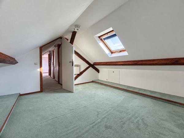 MARCOUSSIS - MAISON FAMILIALE INDIVIDUELLE - 155 M2 AU SOL - JARDIN AGRÉABLE - POTENTIEL DE 5 CHAMBRES