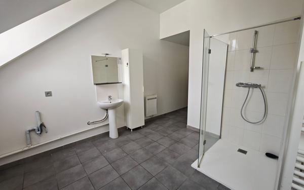 Appartement à louer    5 pièces •  Maule