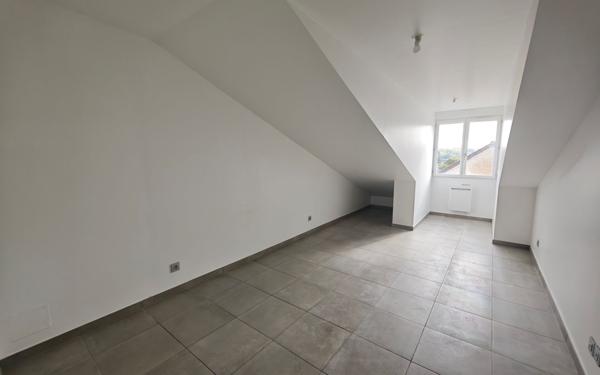 Appartement à louer    5 pièces •  Maule