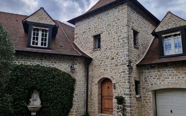 Maison à vendre    7 pièces •  Santeny