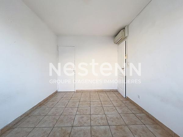 MAISON DE PLAIN-PIED AVEC GARAGE ET PISCINE