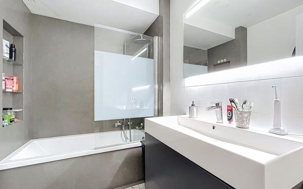 Appartement à vendre    3 pièces • 63,83 m2 Nice