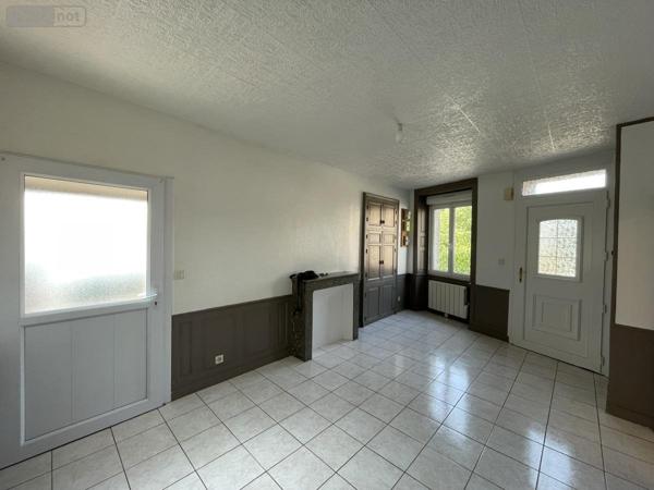 Maison à louer à Cossé-le-Vivien en Mayenne (53230), ref : 53032-L329