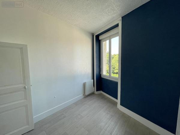 Maison à louer à Cossé-le-Vivien en Mayenne (53230), ref : 53032-L329