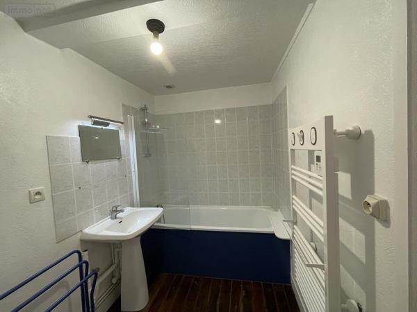 Maison à louer à Cossé-le-Vivien en Mayenne (53230), ref : 53032-L329