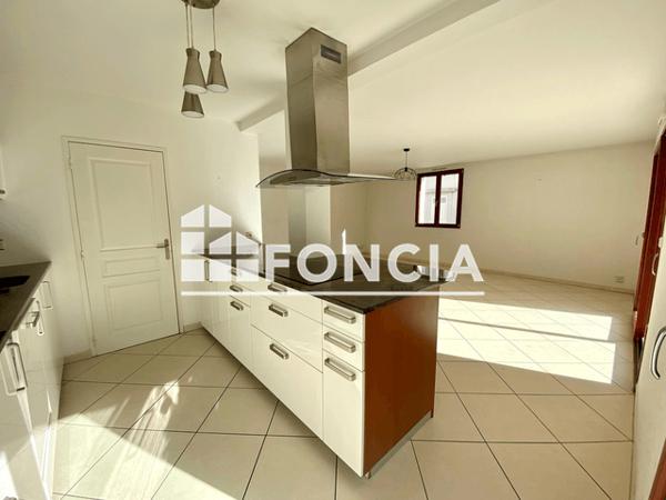 Location Appartement 4 pièces 104.05 m² - 28 ET 32 AVENUE DE LA GARE Divonne Les Bains 01220