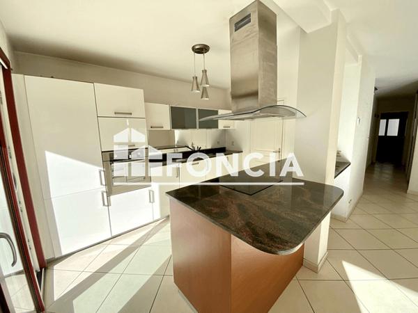 Location Appartement 4 pièces 104.05 m² - 28 ET 32 AVENUE DE LA GARE Divonne Les Bains 01220