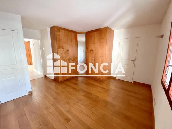 Location Appartement 4 pièces 104.05 m² - 28 ET 32 AVENUE DE LA GARE Divonne Les Bains 01220