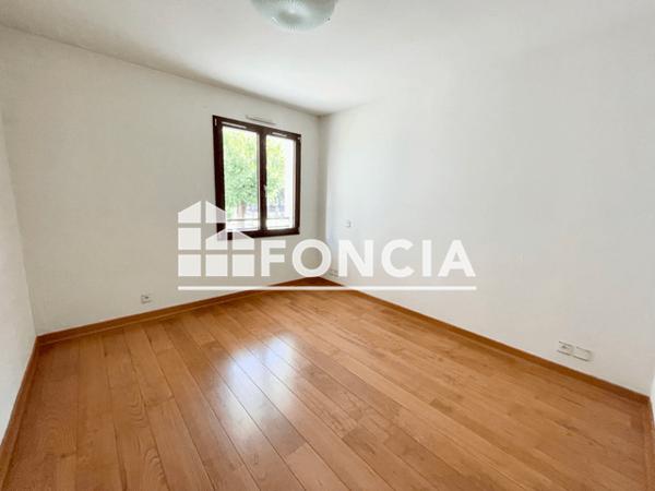 Location Appartement 4 pièces 104.05 m² - 28 ET 32 AVENUE DE LA GARE Divonne Les Bains 01220