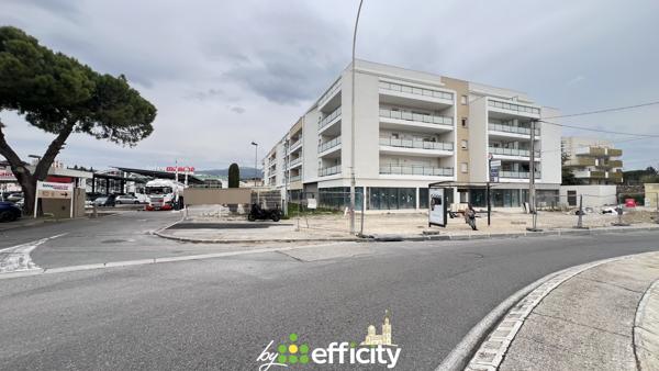 Local Commercial 1 pièce - 250 m²
