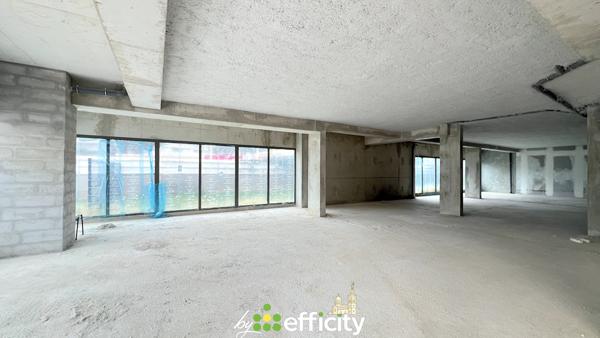 Local Commercial 1 pièce - 250 m²