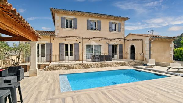 SAINT-REMY-DE-PROVENCE - Maison 4 chambres avec piscine