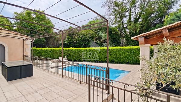 SAINT-REMY-DE-PROVENCE - Maison 4 chambres avec piscine