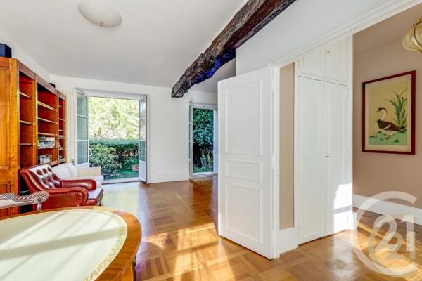 Appartement F3 à vendre  3 pièces - 65 m 2   PARIS  - 75018