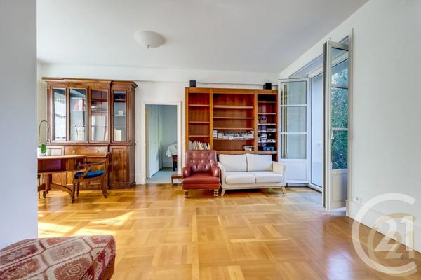 Appartement F3 à vendre  3 pièces - 65 m 2   PARIS  - 75018