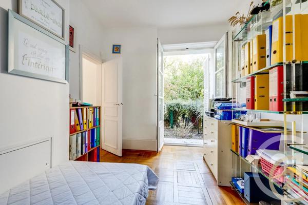 Appartement F3 à vendre  3 pièces - 65 m 2   PARIS  - 75018