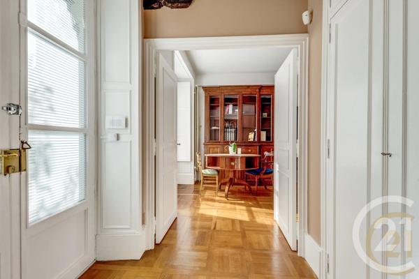 Appartement F3 à vendre  3 pièces - 65 m 2   PARIS  - 75018
