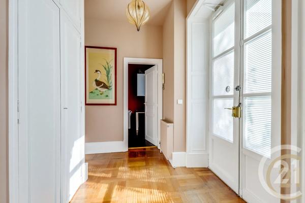 Appartement F3 à vendre  3 pièces - 65 m 2   PARIS  - 75018