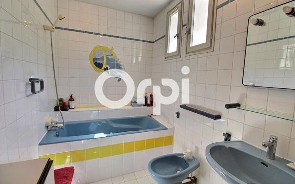 Maison à vendre    5 pièces •  Marseille 11