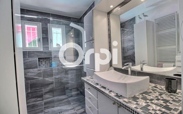 Maison à vendre    5 pièces •  Marseille 11