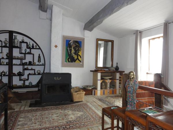 Maison ancienne avec grande terrasse