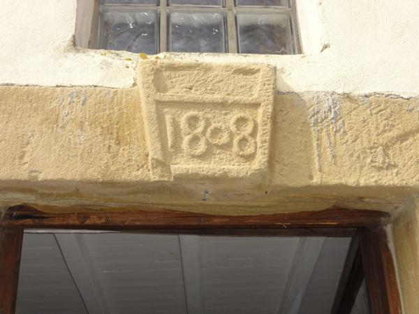 Maison ancienne avec grande terrasse