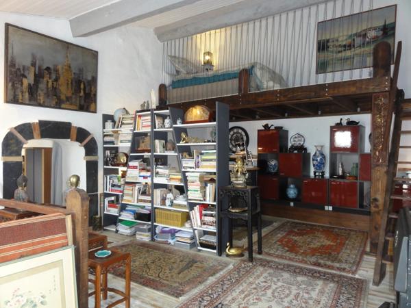 Maison ancienne avec grande terrasse