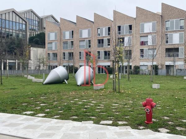 Bureau de 360 m² à louer à Bordeaux Bassins A Flot