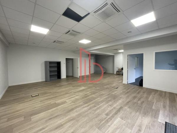 Bureau de 360 m² à louer à Bordeaux Bassins A Flot