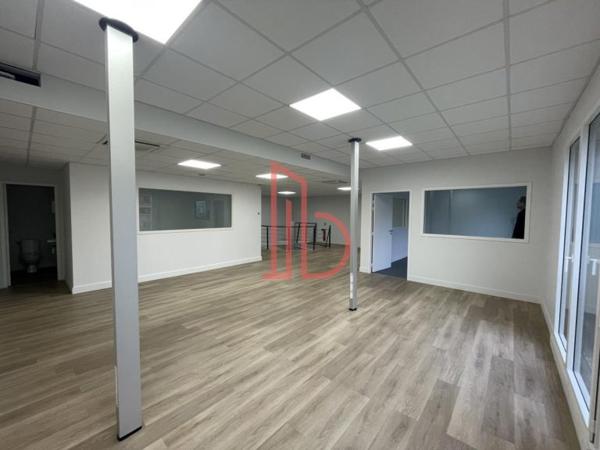 Bureau de 360 m² à louer à Bordeaux Bassins A Flot