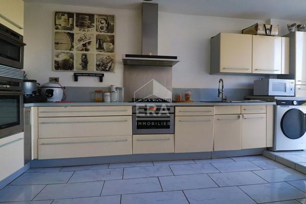 Appartement 10e Arrondissement 5 pièces - Traversant - Vue dégagée sur collines