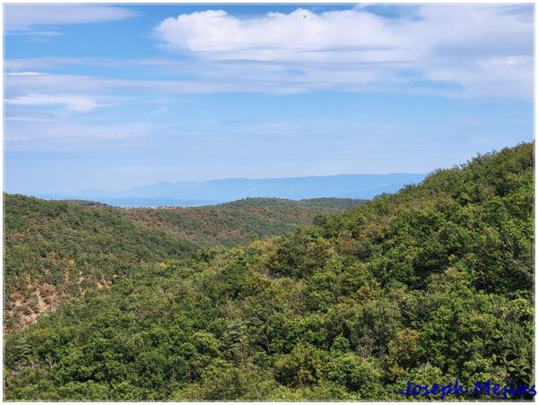 Boffres (07440) Domaine boisé de 30 hectares – Vue imprenable sur les Alpes et le Vercors