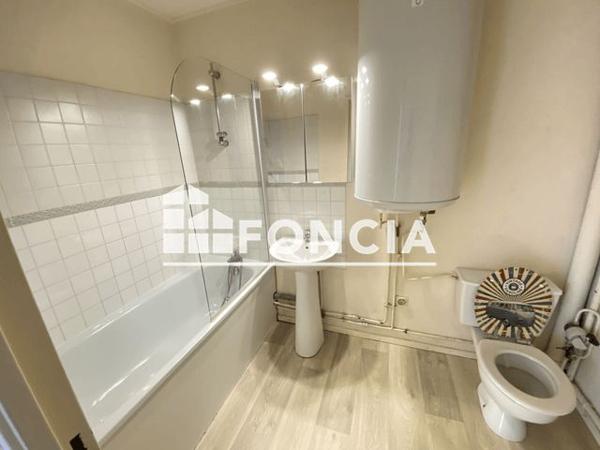 Location Appartement 2 pièces 37.8 m² - 112-116 RUE ARAGO Loos 59120