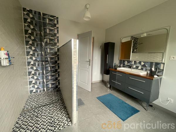 Vente
                Maison224 m² - 7 Pièces -
                    CHATEAUNEUF SUR CHER (18190)