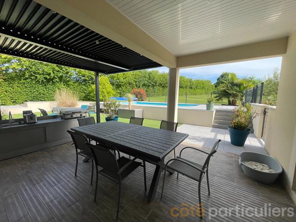 Vente
                Maison224 m² - 7 Pièces -
                    CHATEAUNEUF SUR CHER (18190)