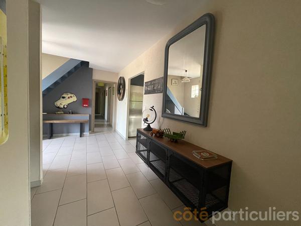 Vente
                Maison224 m² - 7 Pièces -
                    CHATEAUNEUF SUR CHER (18190)