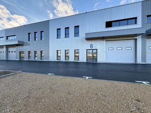 Location Local commercial 1 pièces 319 m2 à Bourgoin-Jallieu
