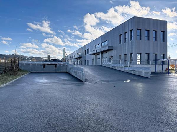 Location Local commercial 1 pièces 319 m2 à Bourgoin-Jallieu