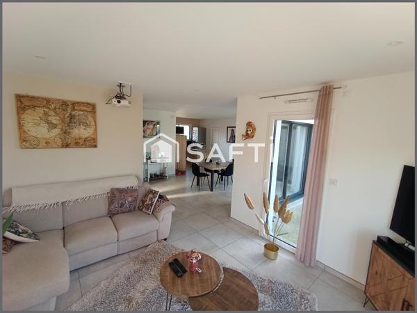 Safti-Benjamin Marcouiller vous propose : Maison contemporaine de 5 pièces.