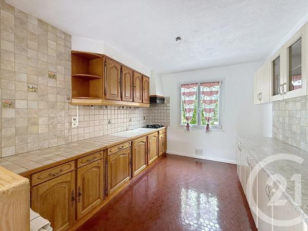 Maison à vendre  6 pièces - 121 m 2   LILLEBONNE  - 76
