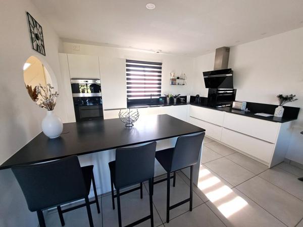 Maison 3 chambres avec piscine 104m2 - Roullet St Estephe